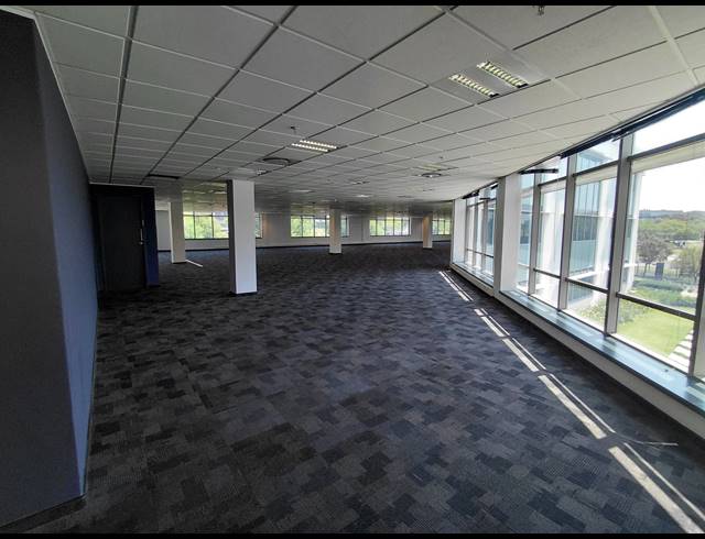 6,747M² OFFICE TO LET IN WATERFALL